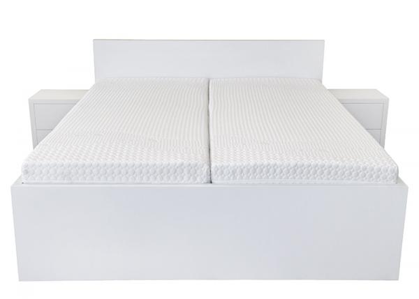 Bílá postel z lamina